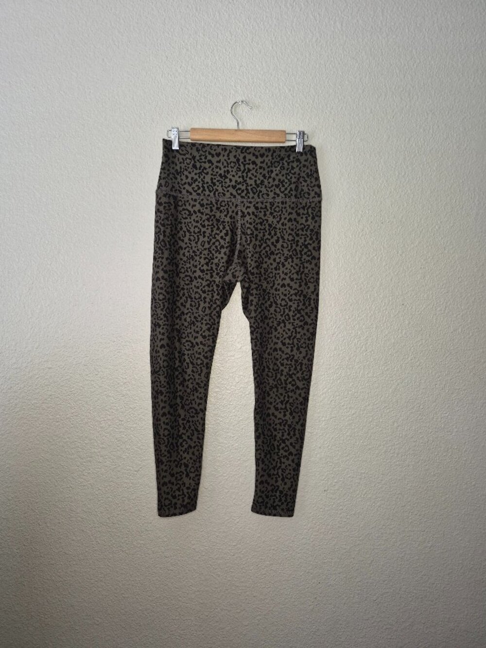 Evolution And Creations Womens High Waist 7/8 Legging Leapord Print Authentic